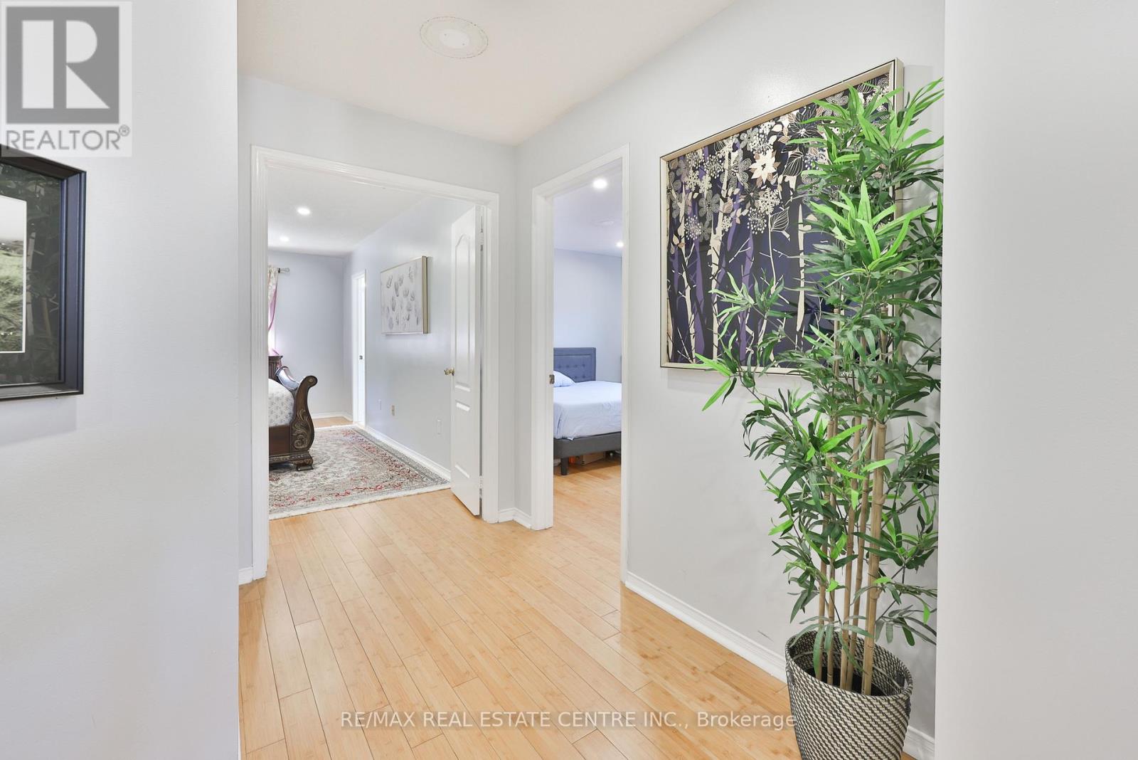 3826 FOREST BLUFF CRESCENT - 38