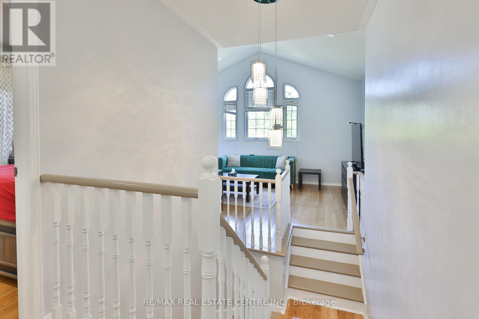 3826 FOREST BLUFF CRESCENT - 39