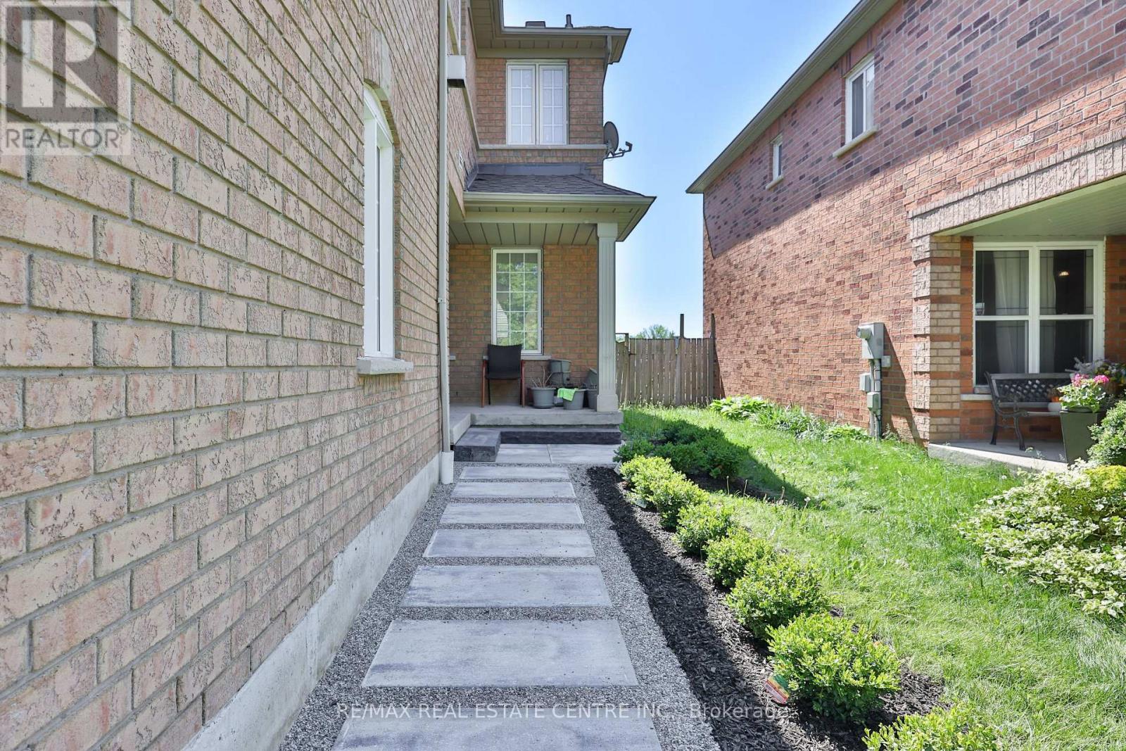 3826 FOREST BLUFF CRESCENT - 5