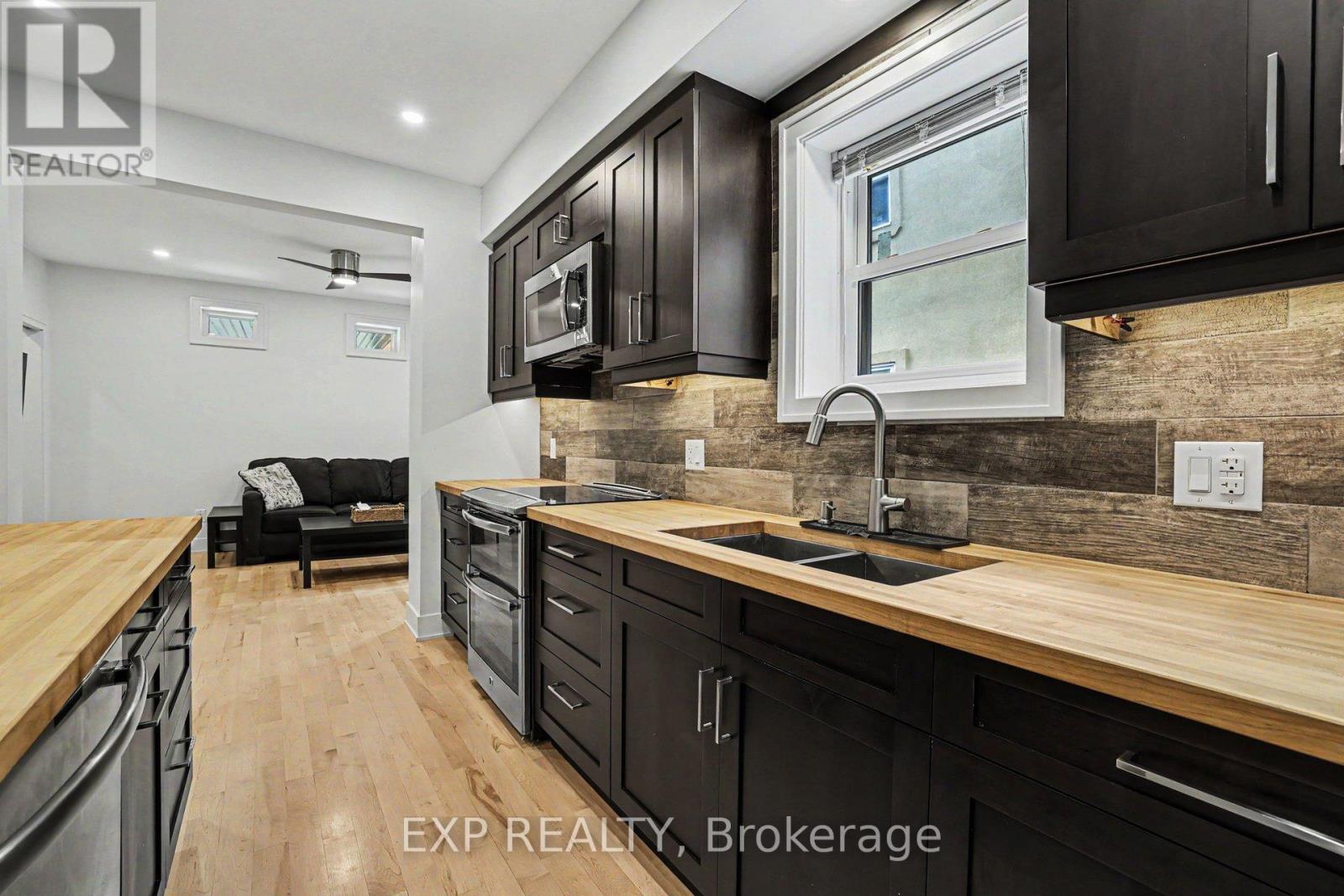 62 YOUNG STREET - 10