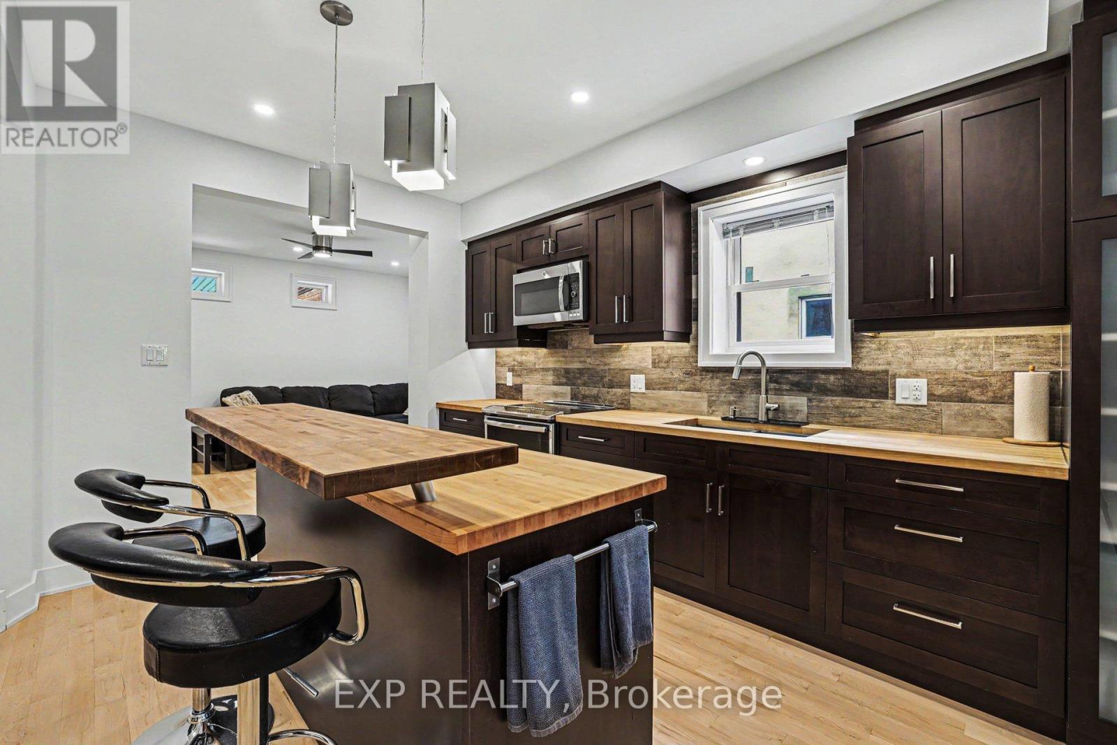62 YOUNG STREET - 11