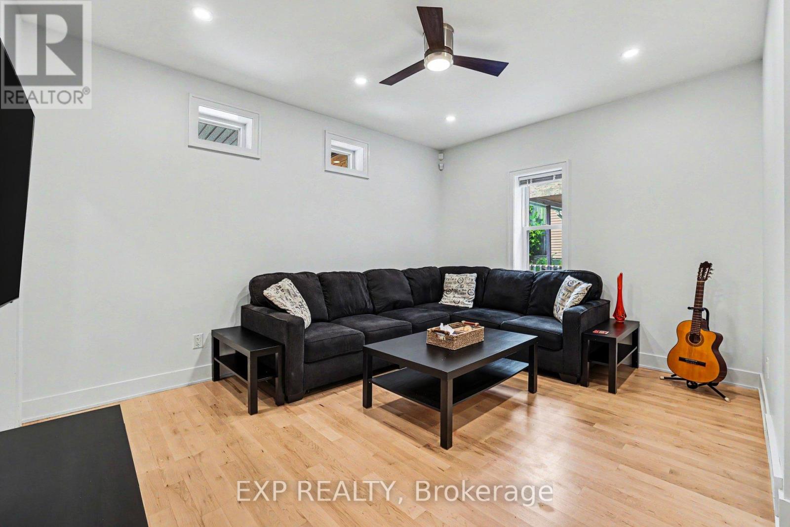 62 YOUNG STREET - 14