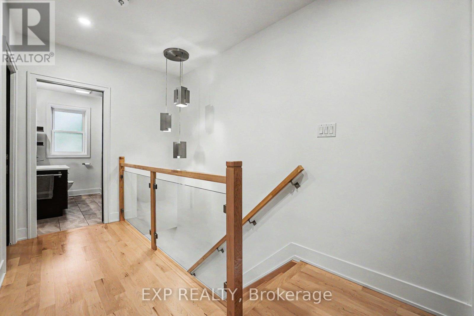 62 YOUNG STREET - 18