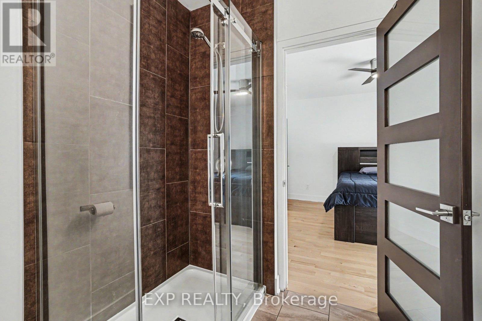 62 YOUNG STREET - 23