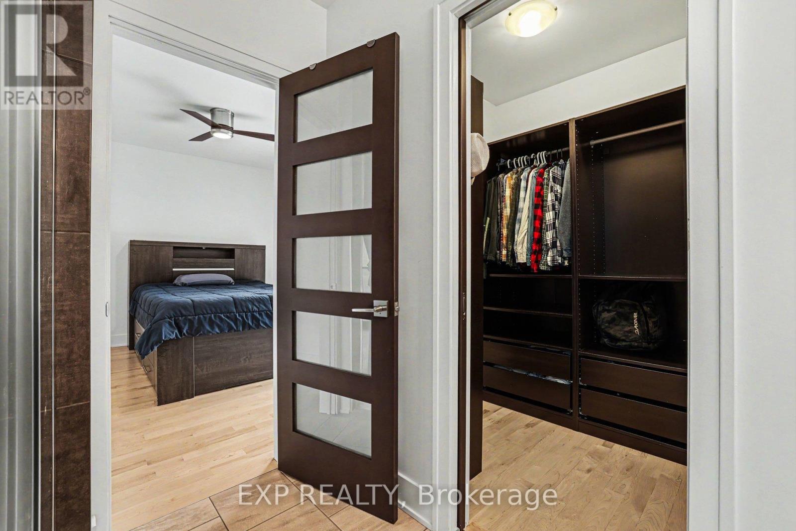 62 YOUNG STREET - 24