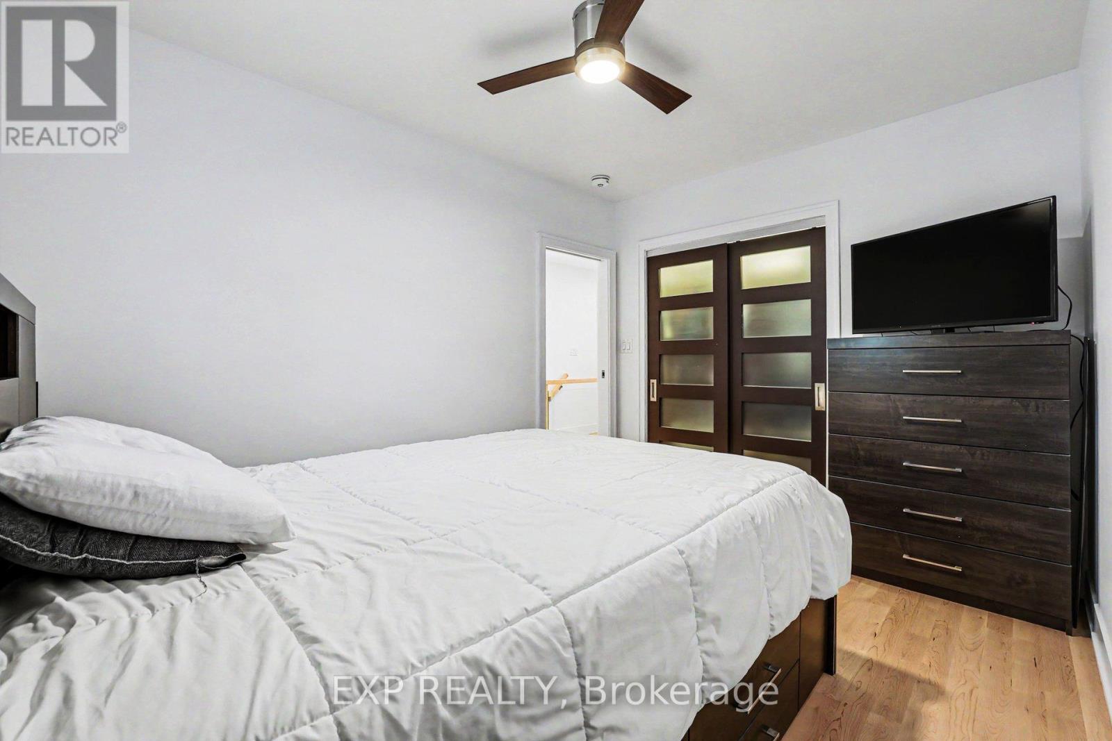 62 YOUNG STREET - 26