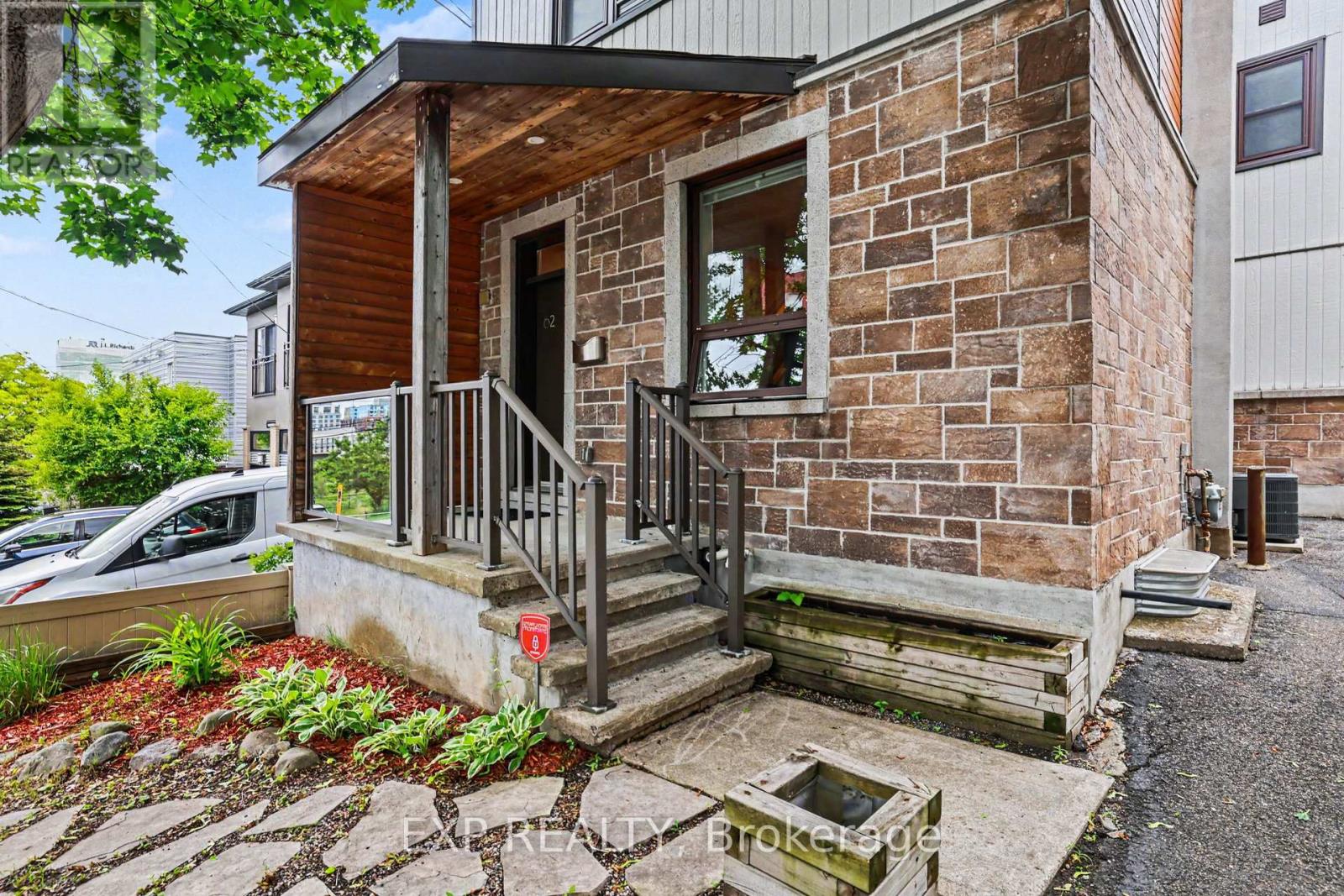 62 YOUNG STREET - 3