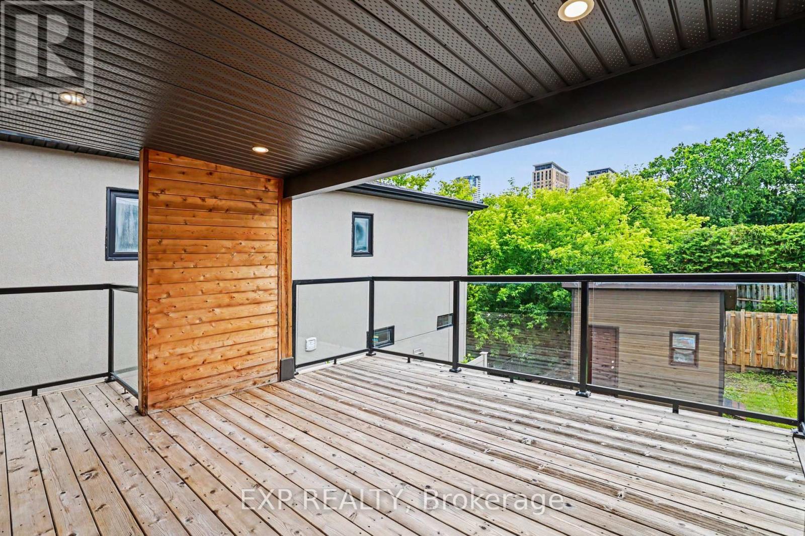 62 YOUNG STREET - 32