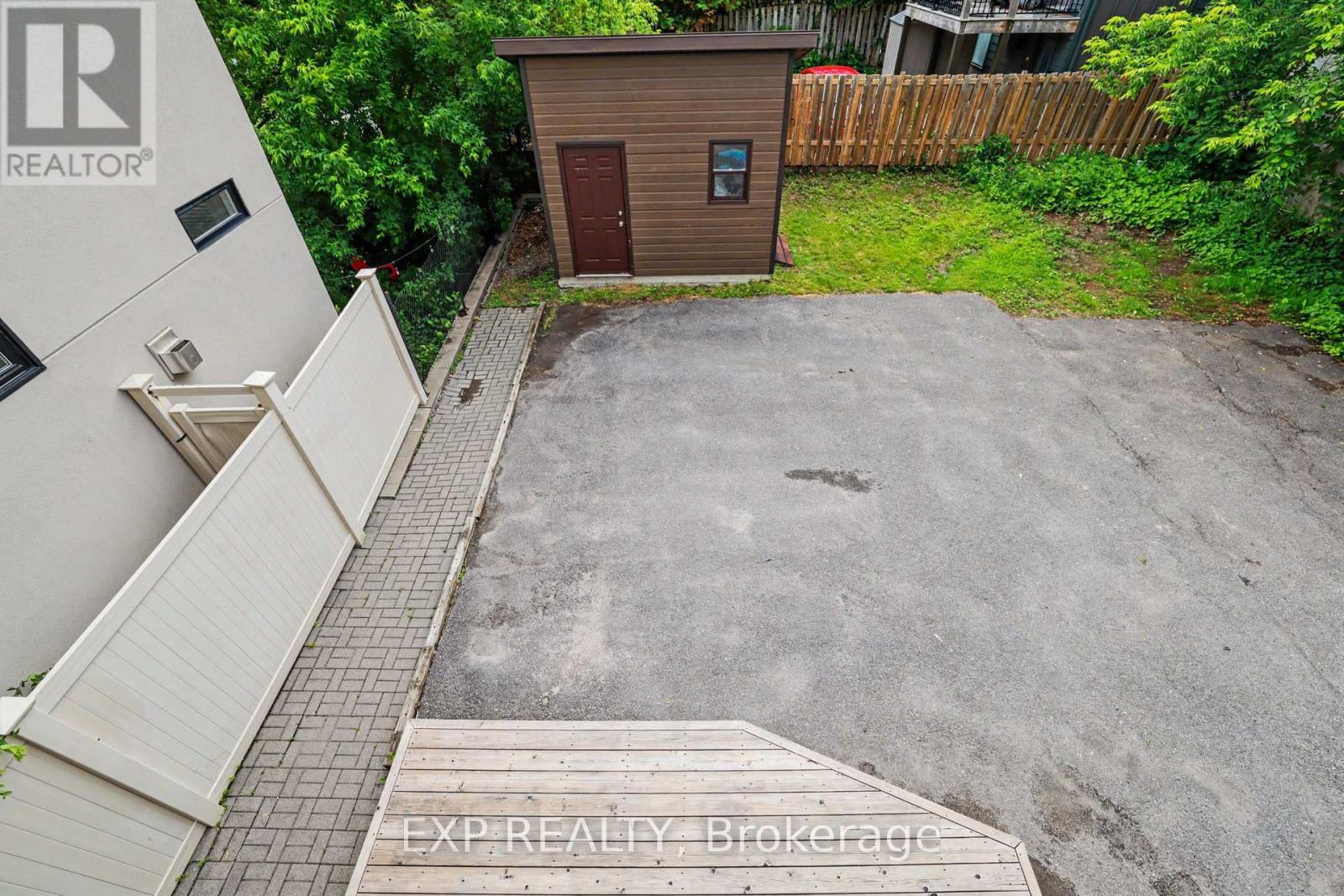 62 YOUNG STREET - 33