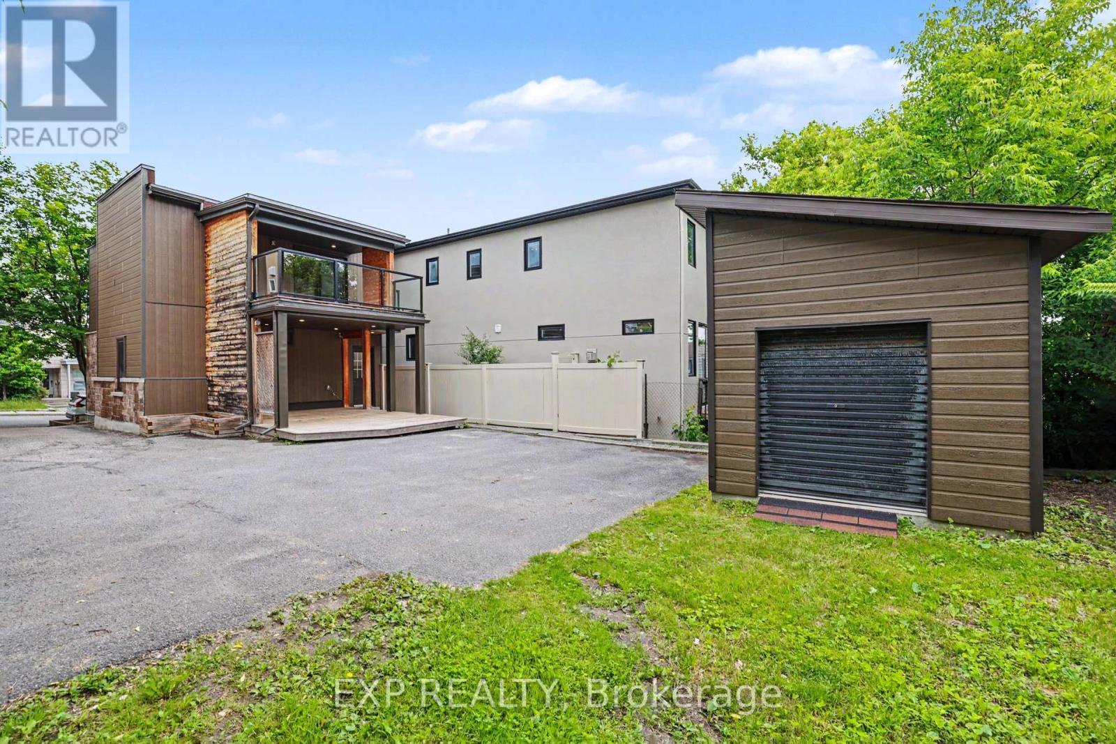 62 YOUNG STREET - 39