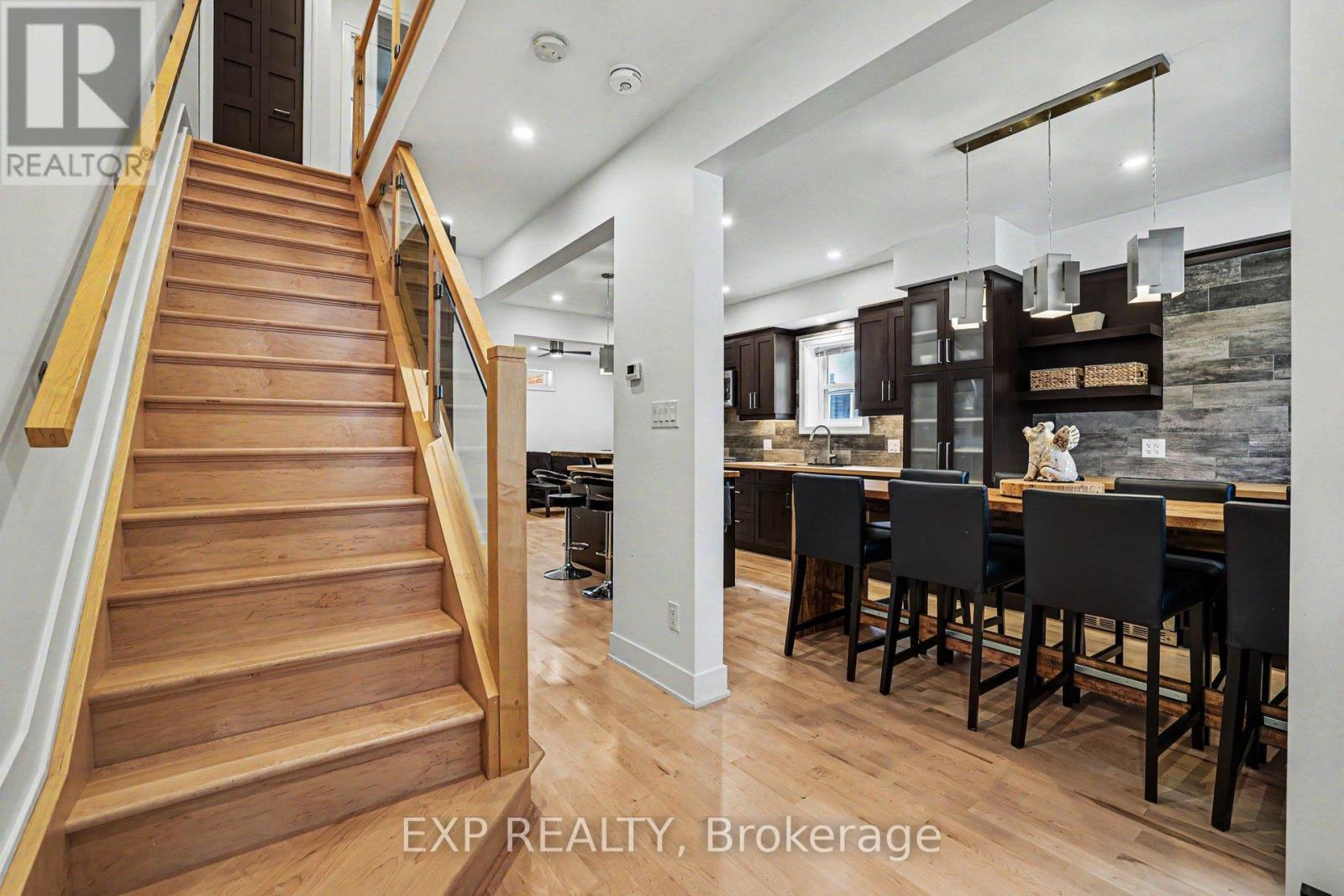 62 YOUNG STREET - 5