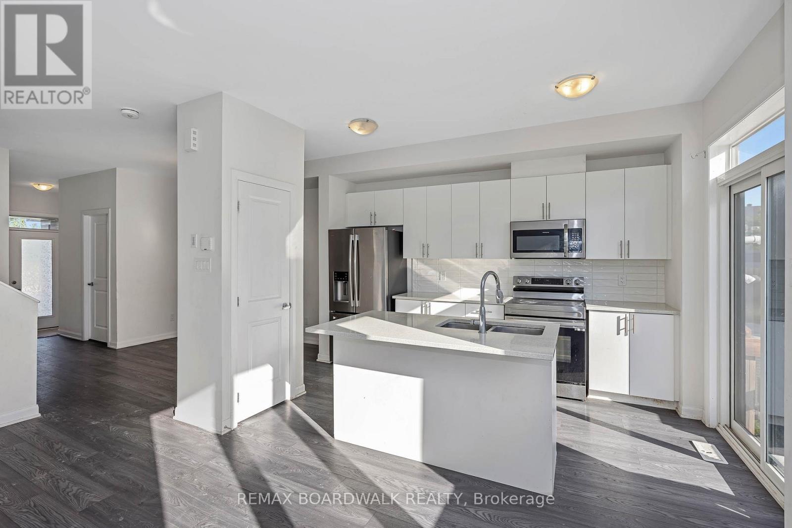 3 Bed, 3 Bath House for Sale in Ottawa – 2063 CALTRA CRESCENT, Ottawa – MLS# X13455656 - Image 13