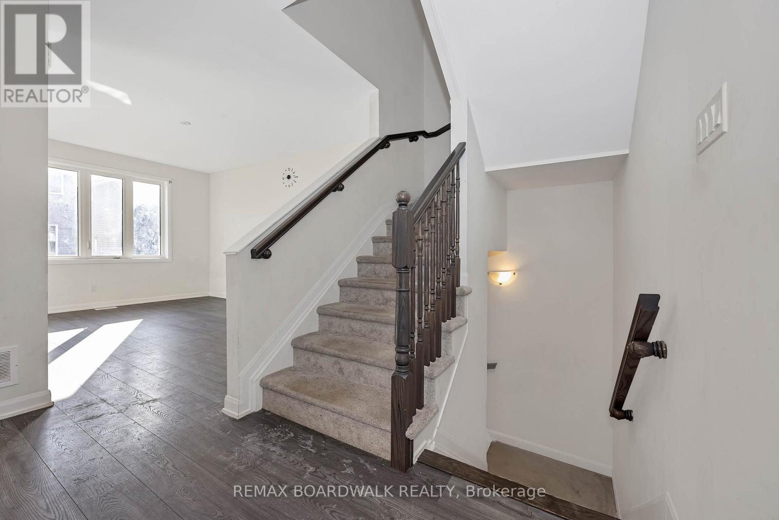 3 Bed, 3 Bath House for Sale in Ottawa – 2063 CALTRA CRESCENT, Ottawa – MLS# X13455656 - Image 30