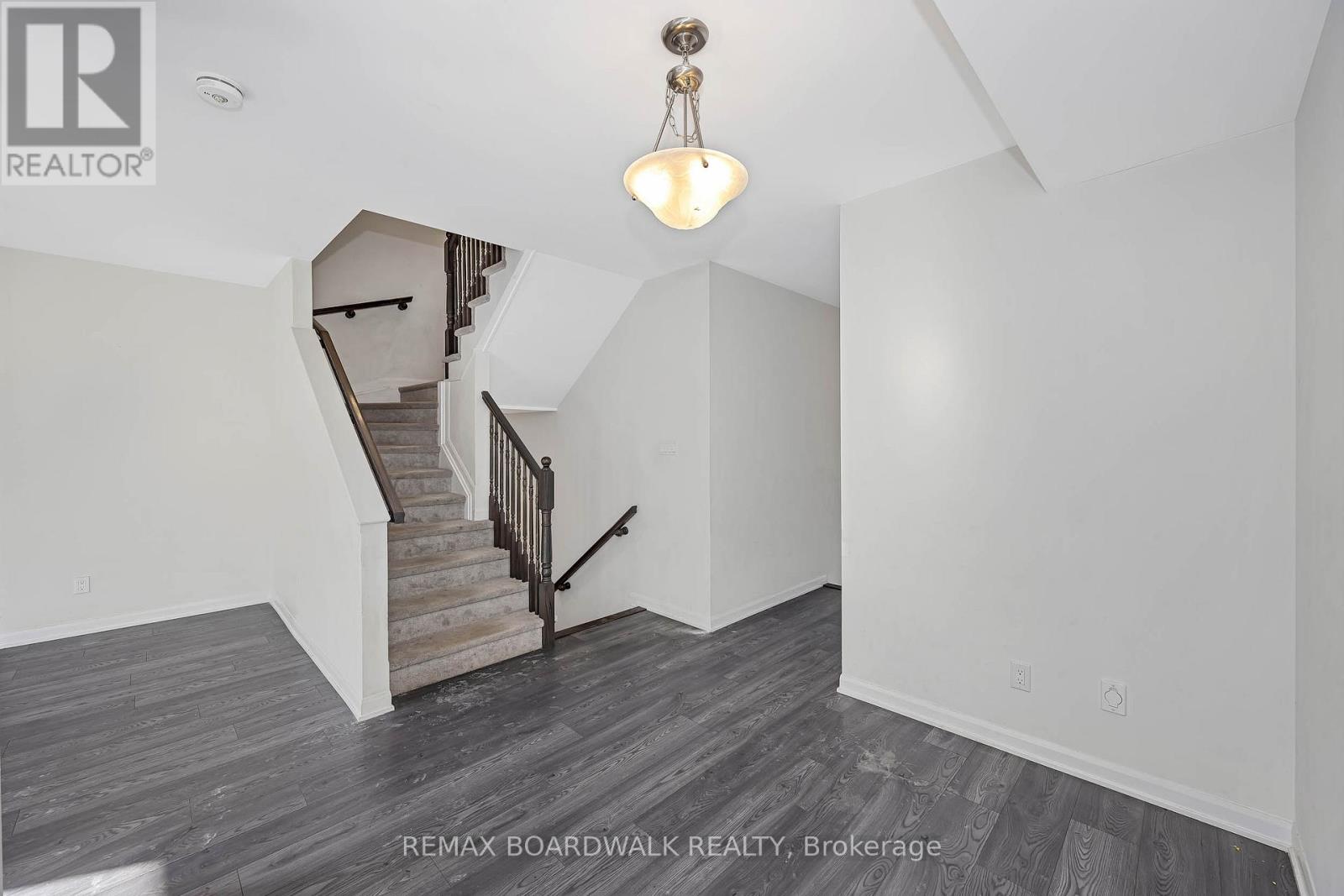 3 Bed, 3 Bath House for Sale in Ottawa – 2063 CALTRA CRESCENT, Ottawa – MLS# X13455656 - Image 9