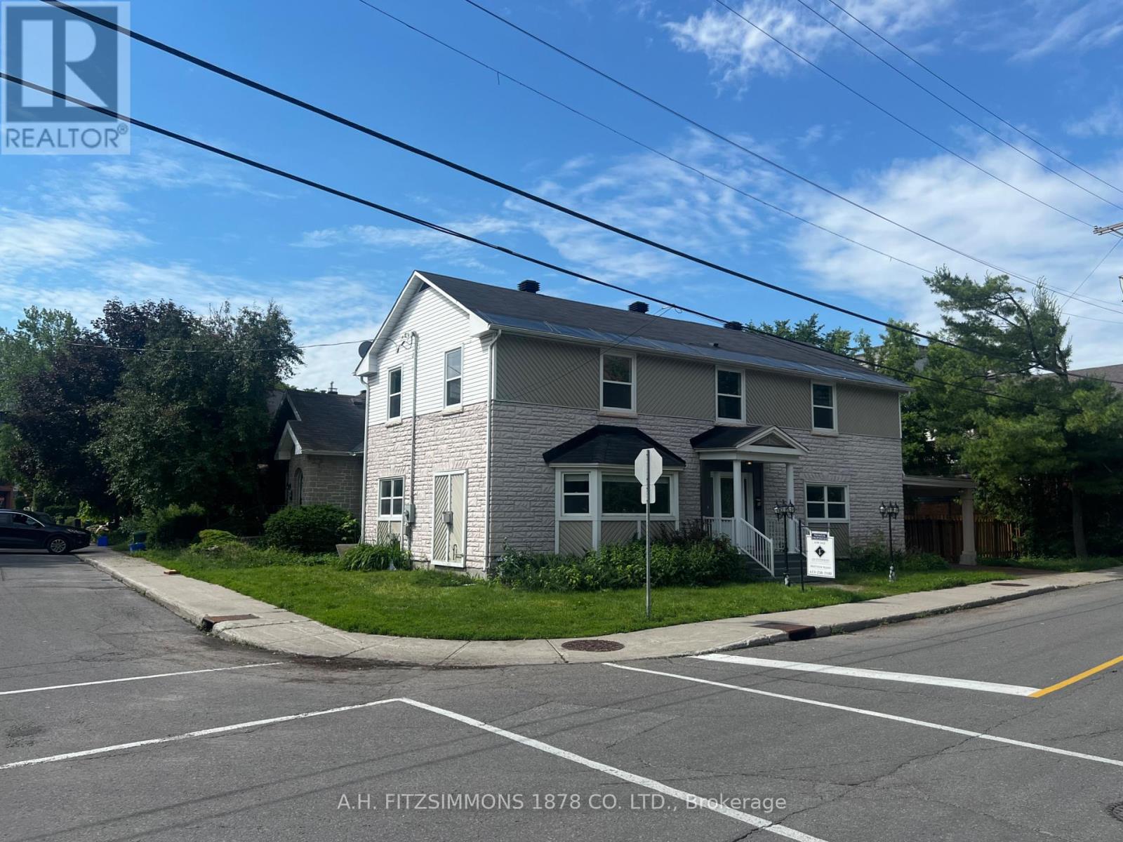 4 Bed, 3 Bath House for Sale in Ottawa – 50 PUTMAN AVENUE, Ottawa – MLS# X13455782 - Image 2