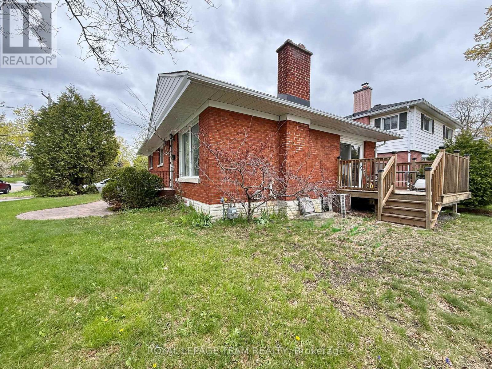 6 Bed, 2 Bath House for Sale in Ottawa – 1 & 2 – 1627 CHAUCER AVENUE, Ottawa – MLS# X13455870 - Image 24