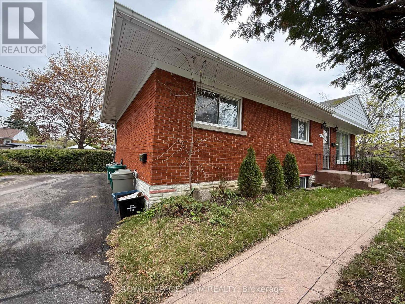 6 Bed, 2 Bath House for Sale in Ottawa – 1 & 2 – 1627 CHAUCER AVENUE, Ottawa – MLS# X13455870 - Image 25