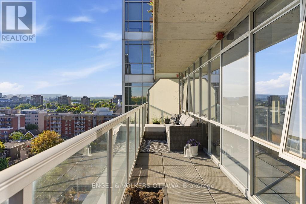 #1107 180 YORK STREET - 11