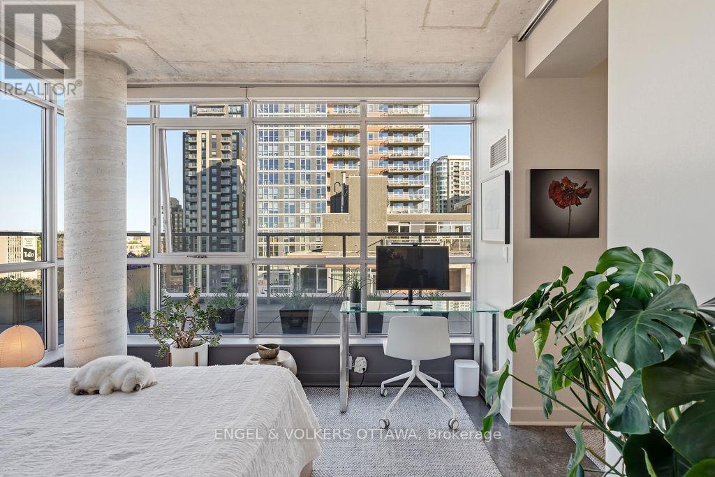 #1107 180 YORK STREET - 17