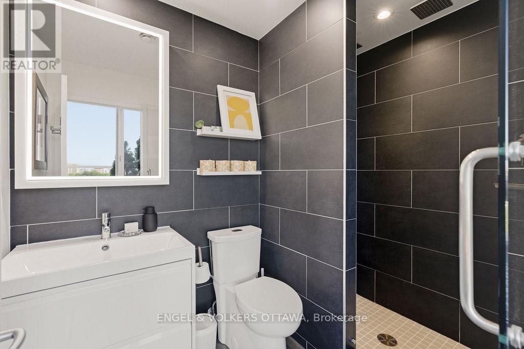 #1107 180 YORK STREET - 18