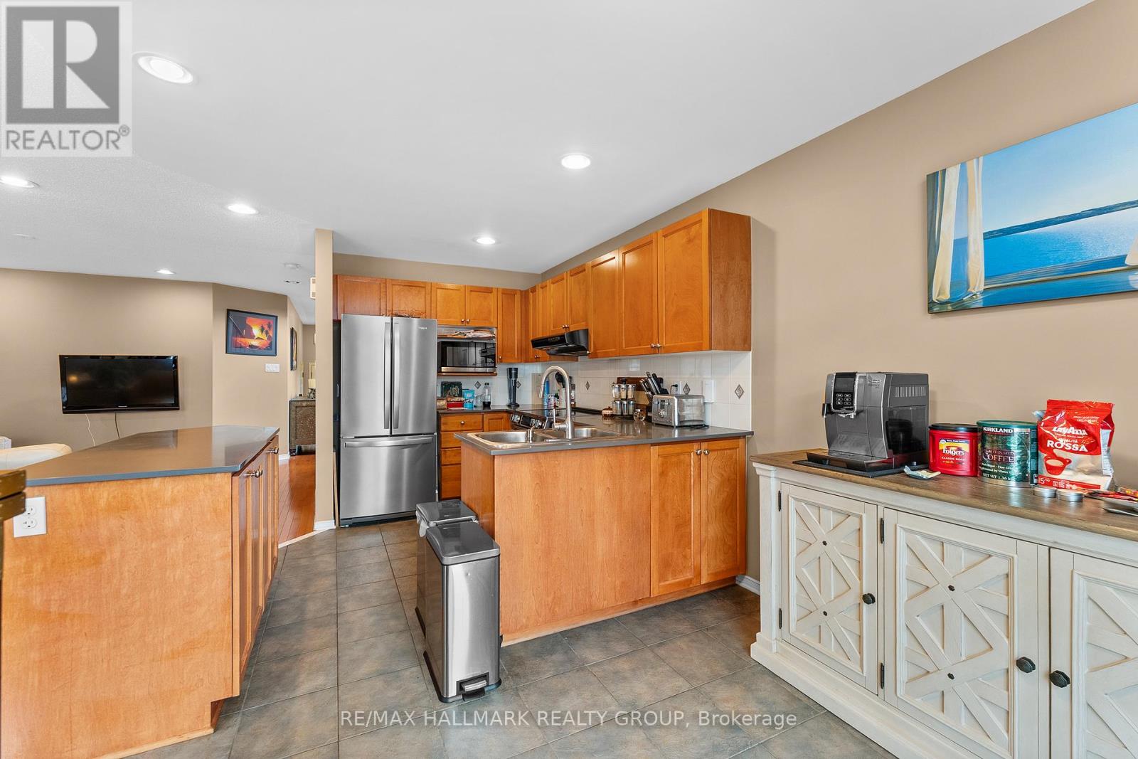 3 Bed, 3 Bath House for Rent in Ottawa – 2250 SILVERADO CRESCENT, Ottawa – MLS# X13456044 - Image 7