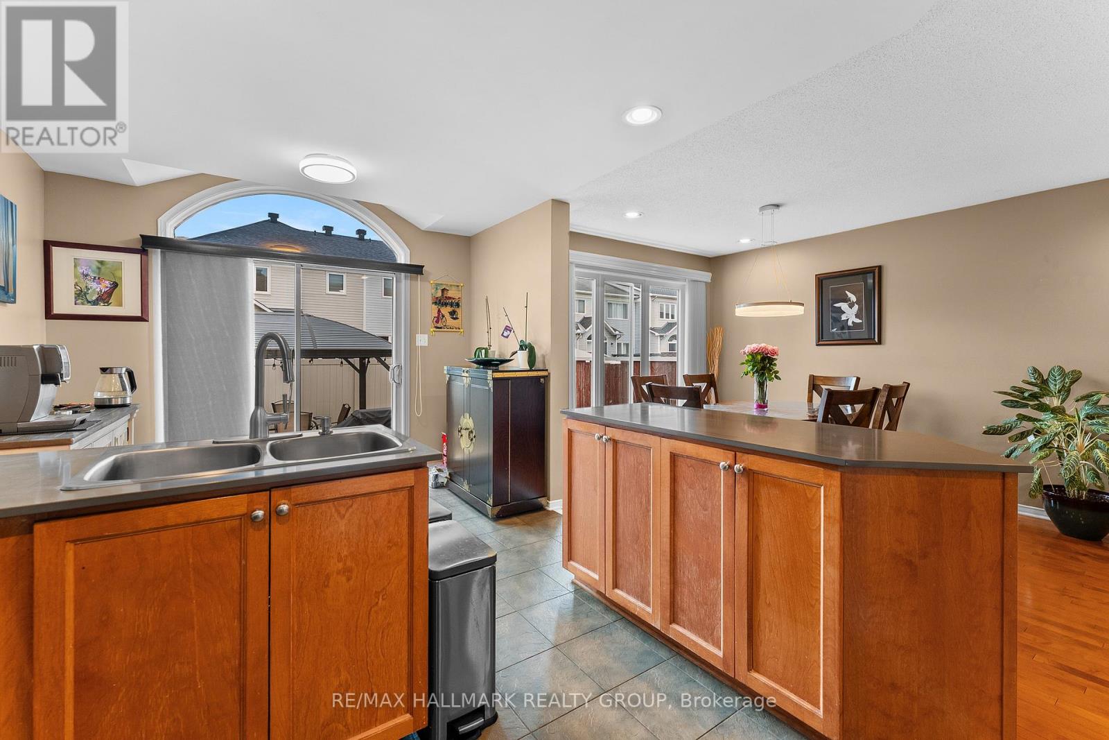 3 Bed, 3 Bath House for Rent in Ottawa – 2250 SILVERADO CRESCENT, Ottawa – MLS# X13456044 - Image 8