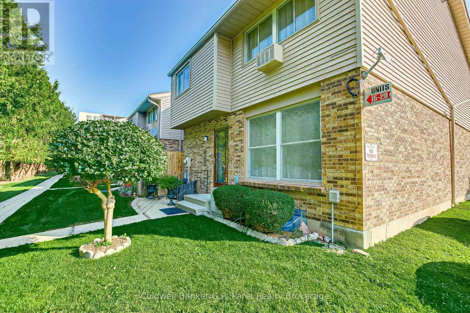 #15 1 LAMERS COURT - 1