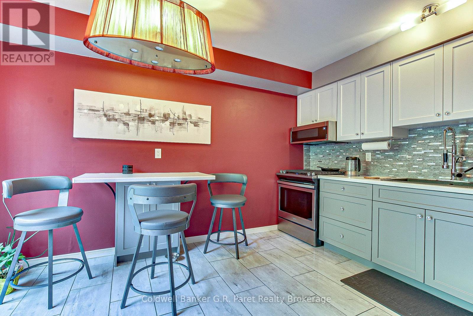 #15 1 LAMERS COURT - 10