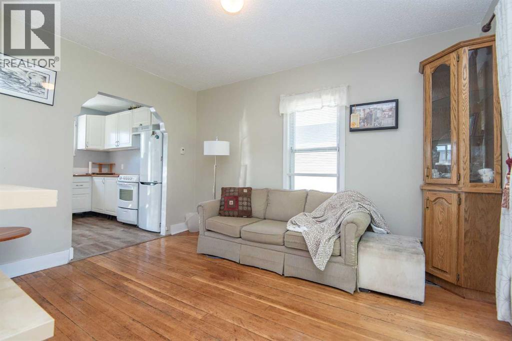 4211 51A Street - photo 5