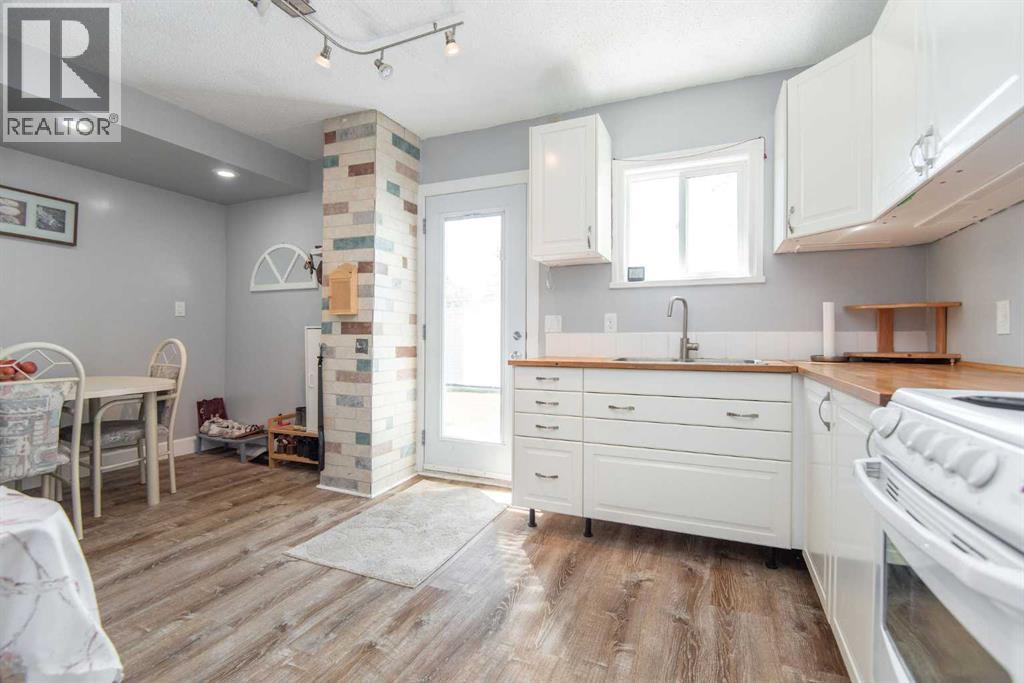 4211 51A Street — photo 8