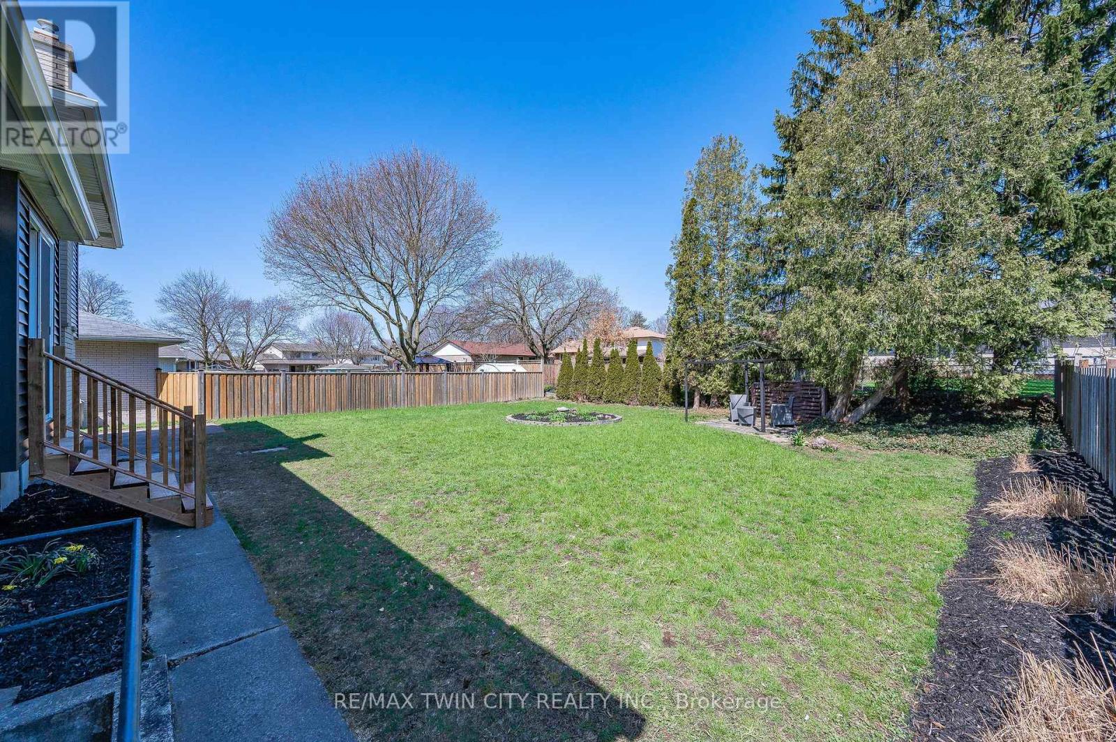 34 BRADLEY DRIVE - 28