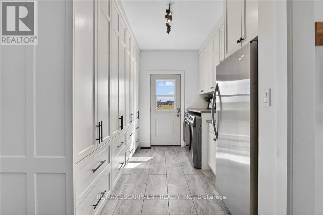 195 VICTORIA AVENUE - 21