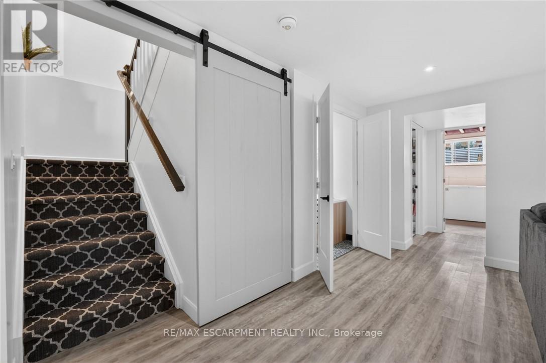 195 VICTORIA AVENUE - 34