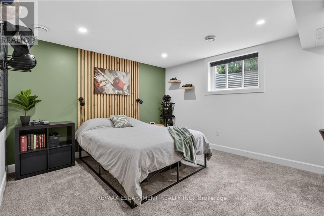 195 VICTORIA AVENUE - 38