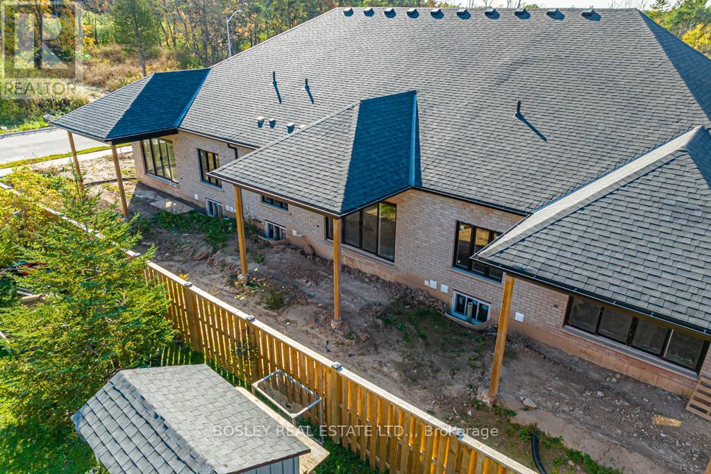 526 ROYAL RIDGE DRIVE - 23