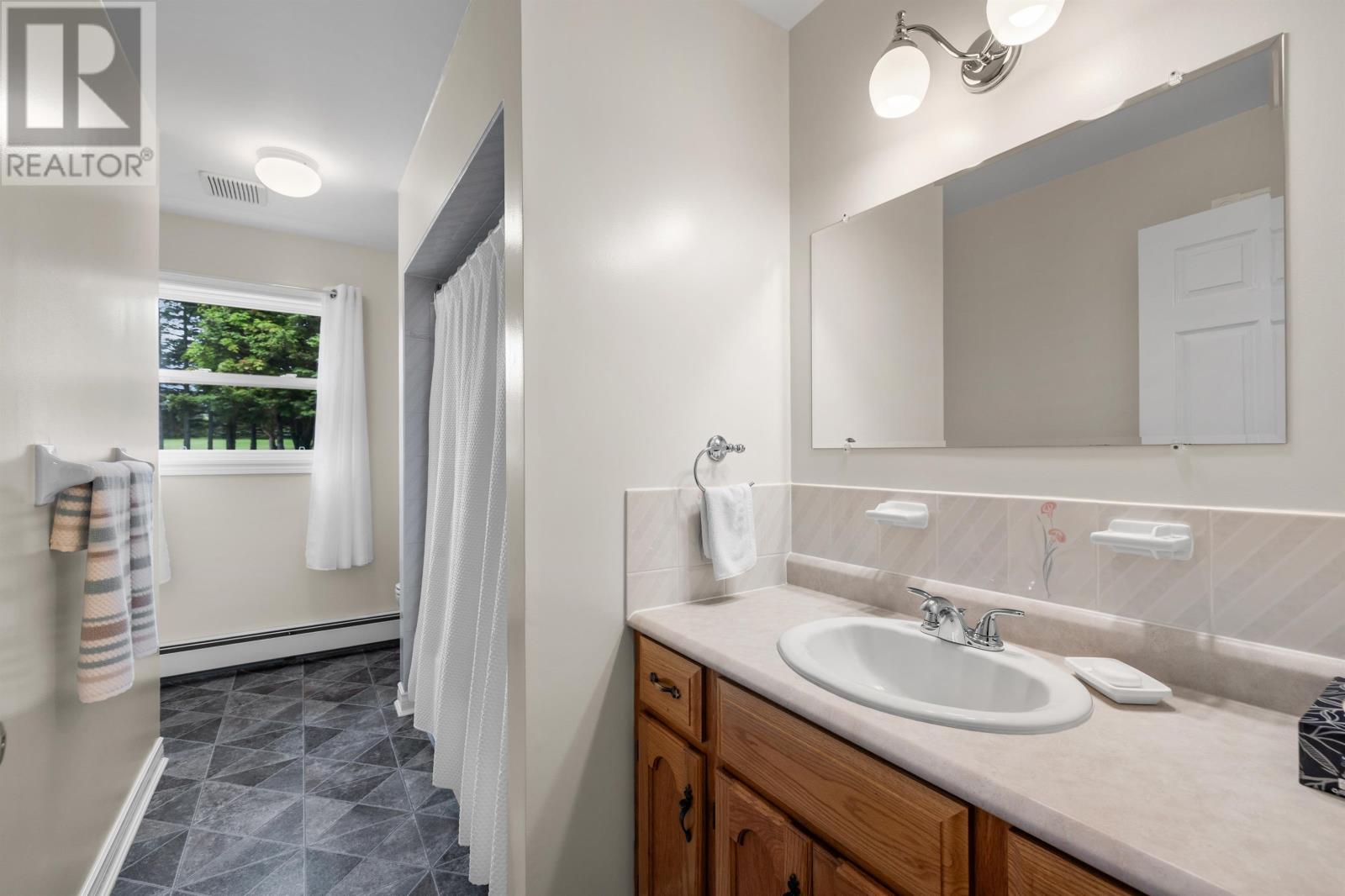 8 Oakland Drive - 17