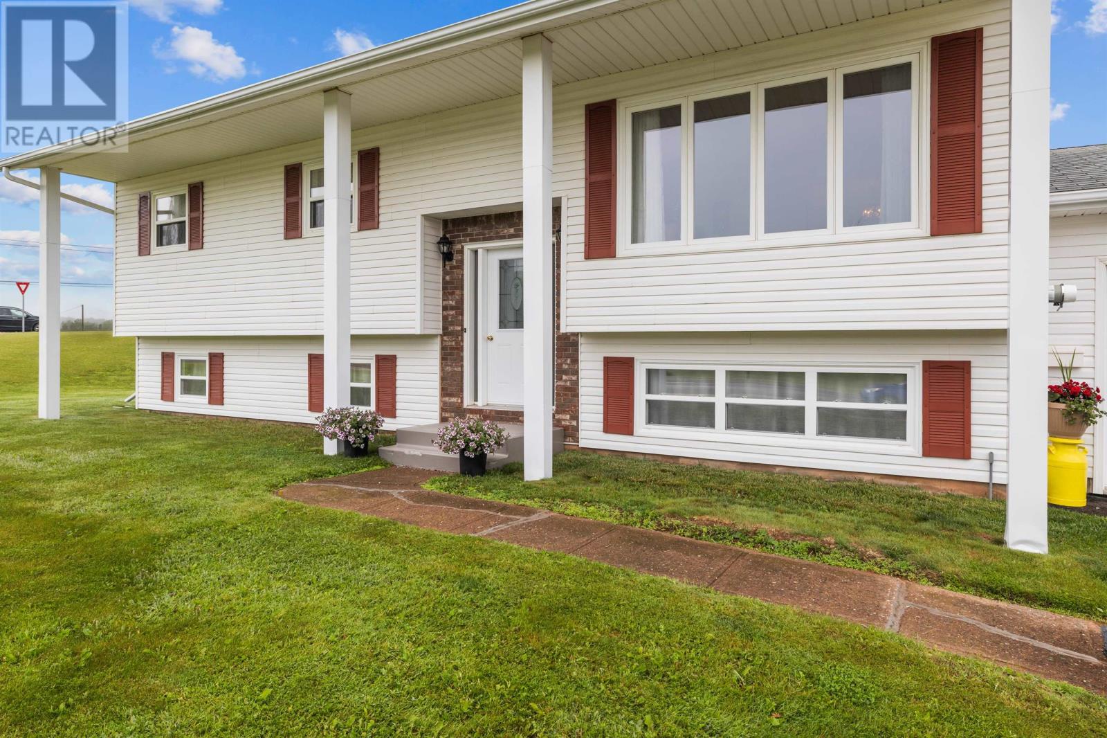 8 Oakland Drive - 2
