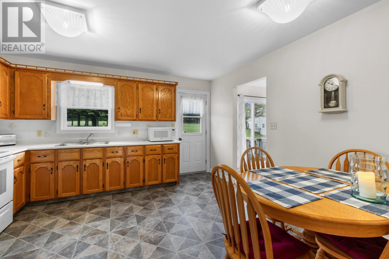 8 Oakland Drive - 7