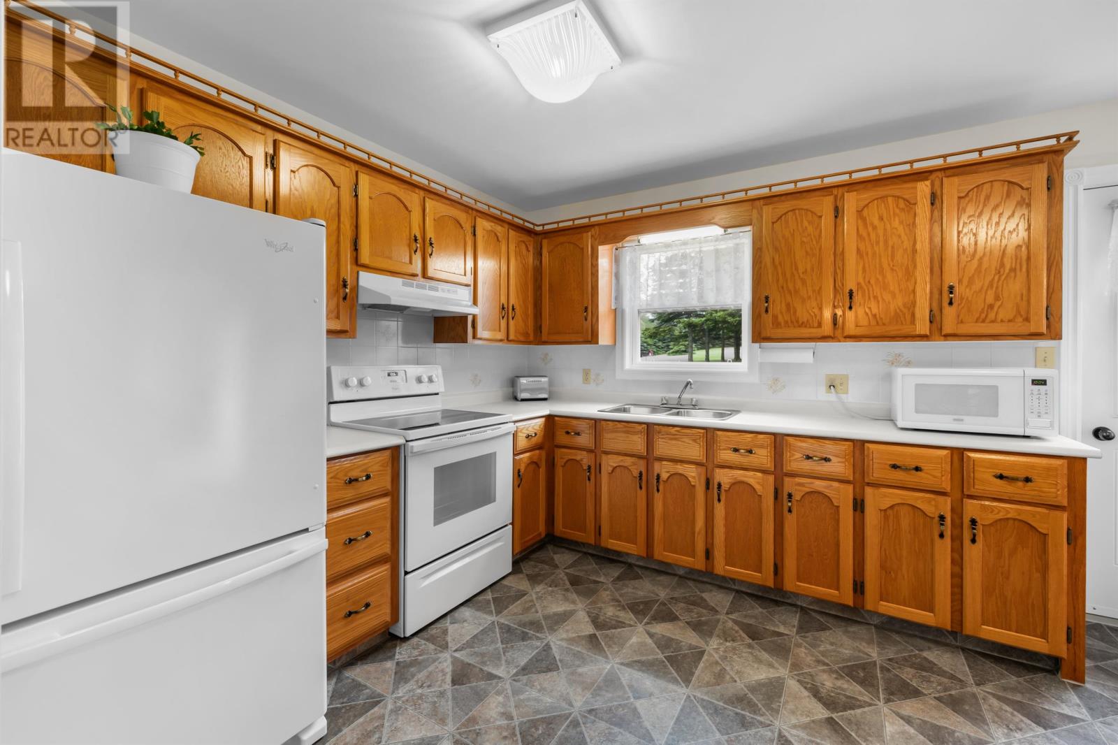 8 Oakland Drive - 8