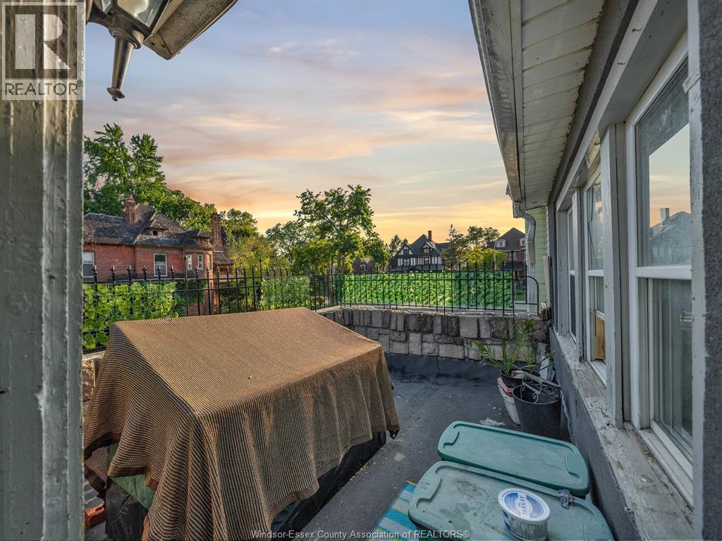 154-156 ELLIOTT STREET West - 21