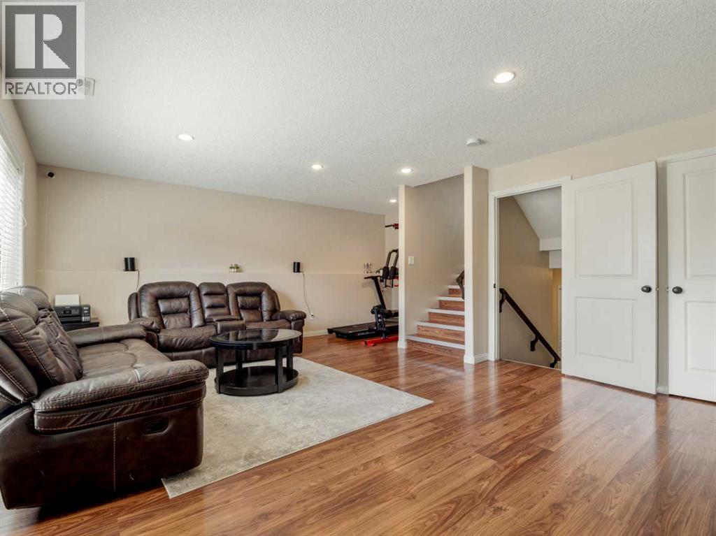 554 Margaret Sutherland Crescent N — photo 23