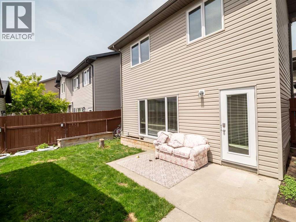 554 Margaret Sutherland Crescent N — photo 31