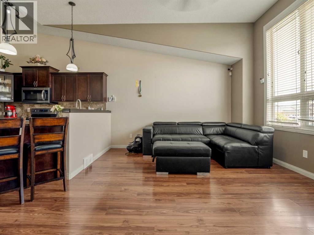 554 Margaret Sutherland Crescent N - photo 4