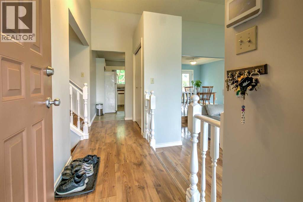84 Erminedale Boulevard N - photo 2
