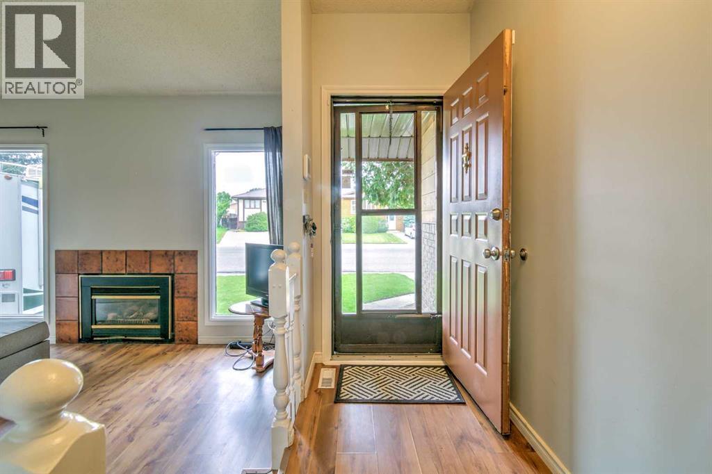 84 Erminedale Boulevard N - photo 3