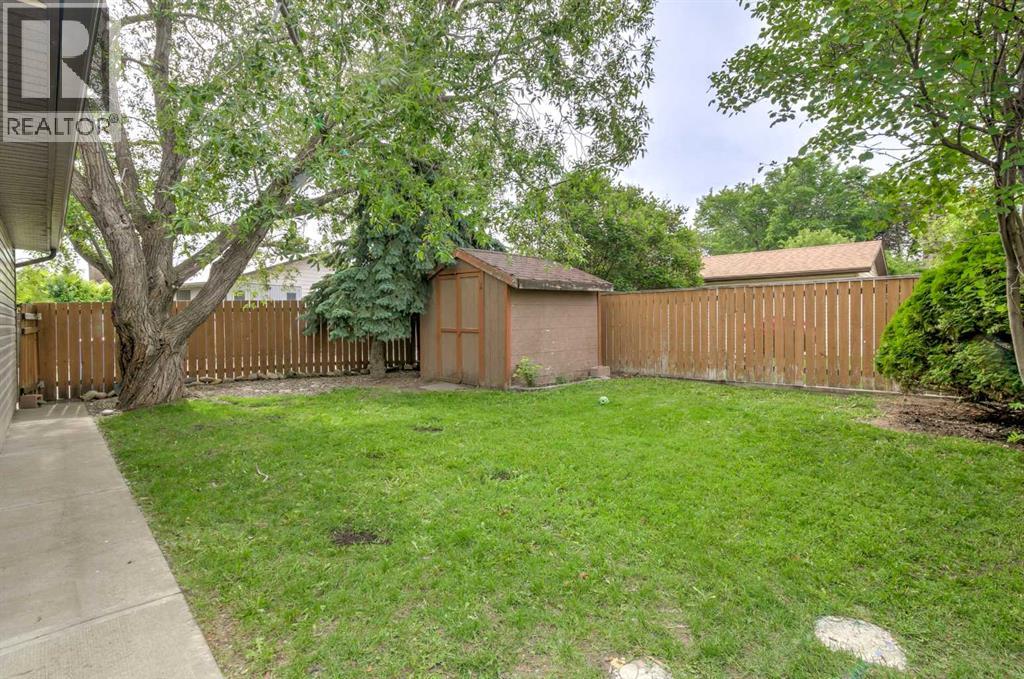 84 Erminedale Boulevard N — photo 42