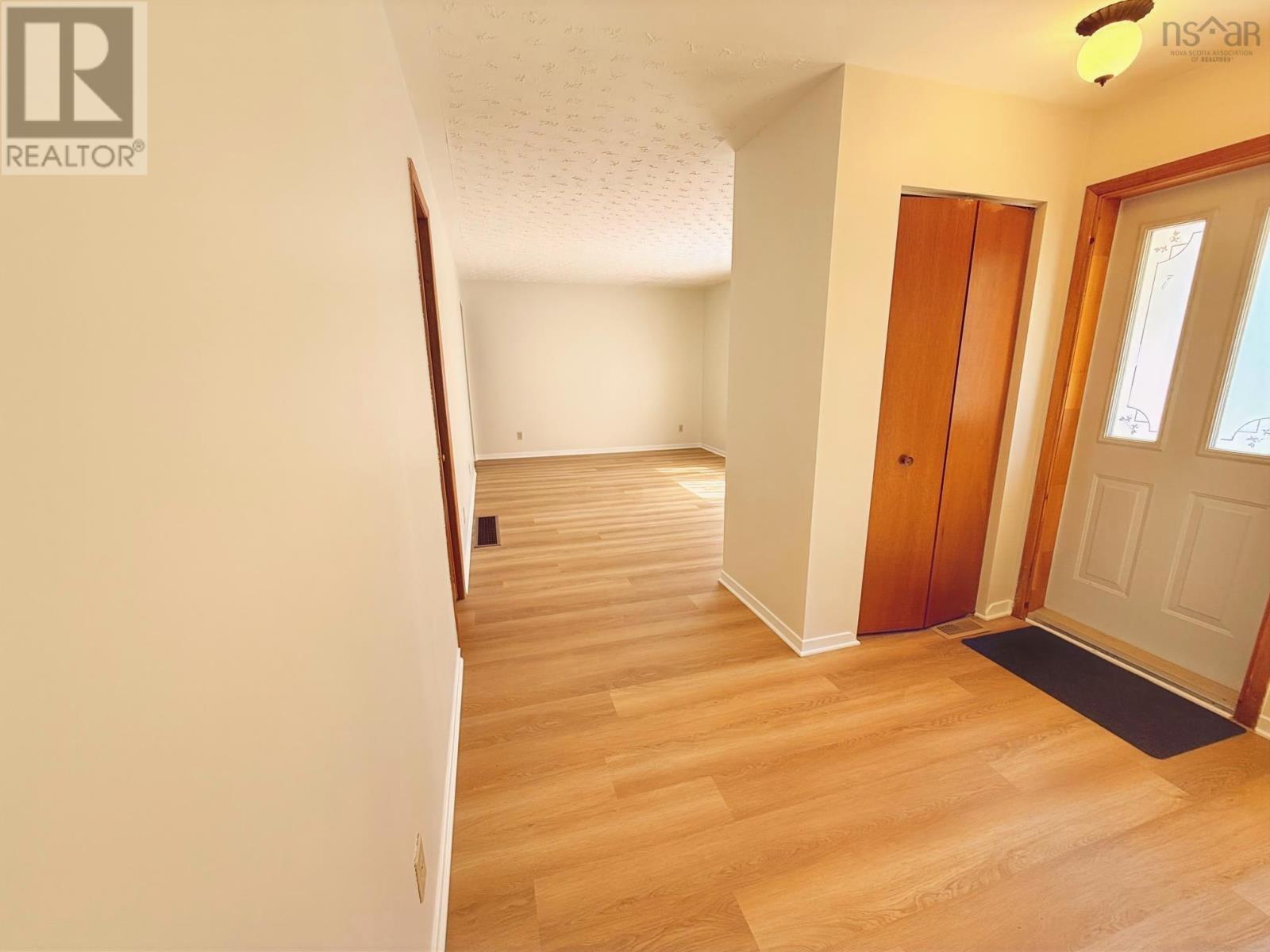 293 Kydd Street - 15
