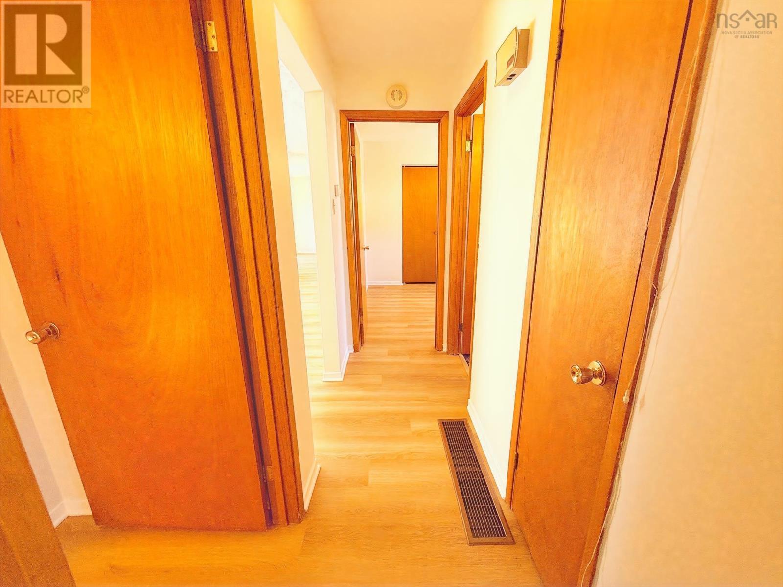 293 Kydd Street - 17