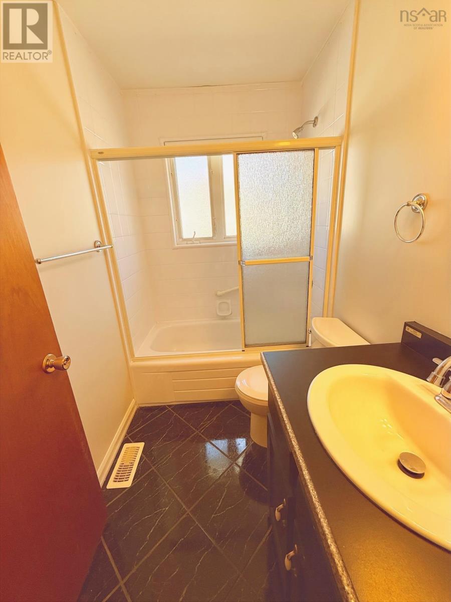 293 Kydd Street - 21