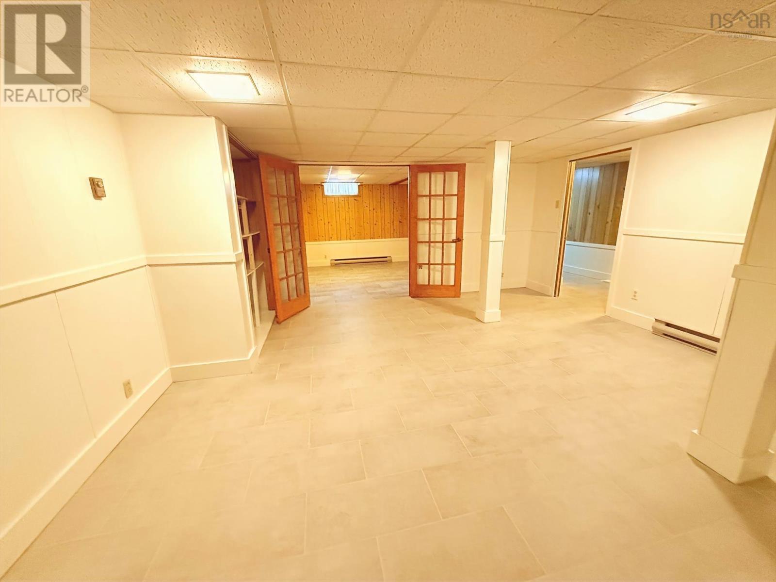 293 Kydd Street - 32